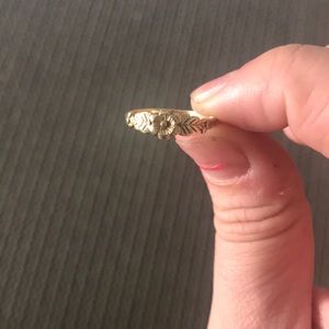 14k Gold ring given as gift never worn beautiful